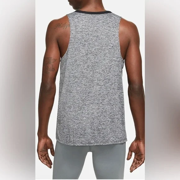 New men’s Nike Running Core 365 Rise Size XL Dri-Fit Polyester Shirt - Picture 2 of 14